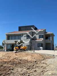 New V7 House Complete Renovation