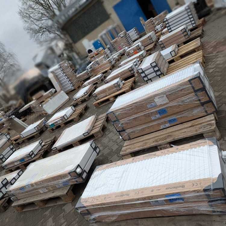 Grzejniki nowe Buderus boczne i dolne głowica haki różne rozmiary
