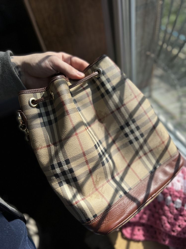 Сумка кожаная на длинном ремне Burberry оригинал номерная