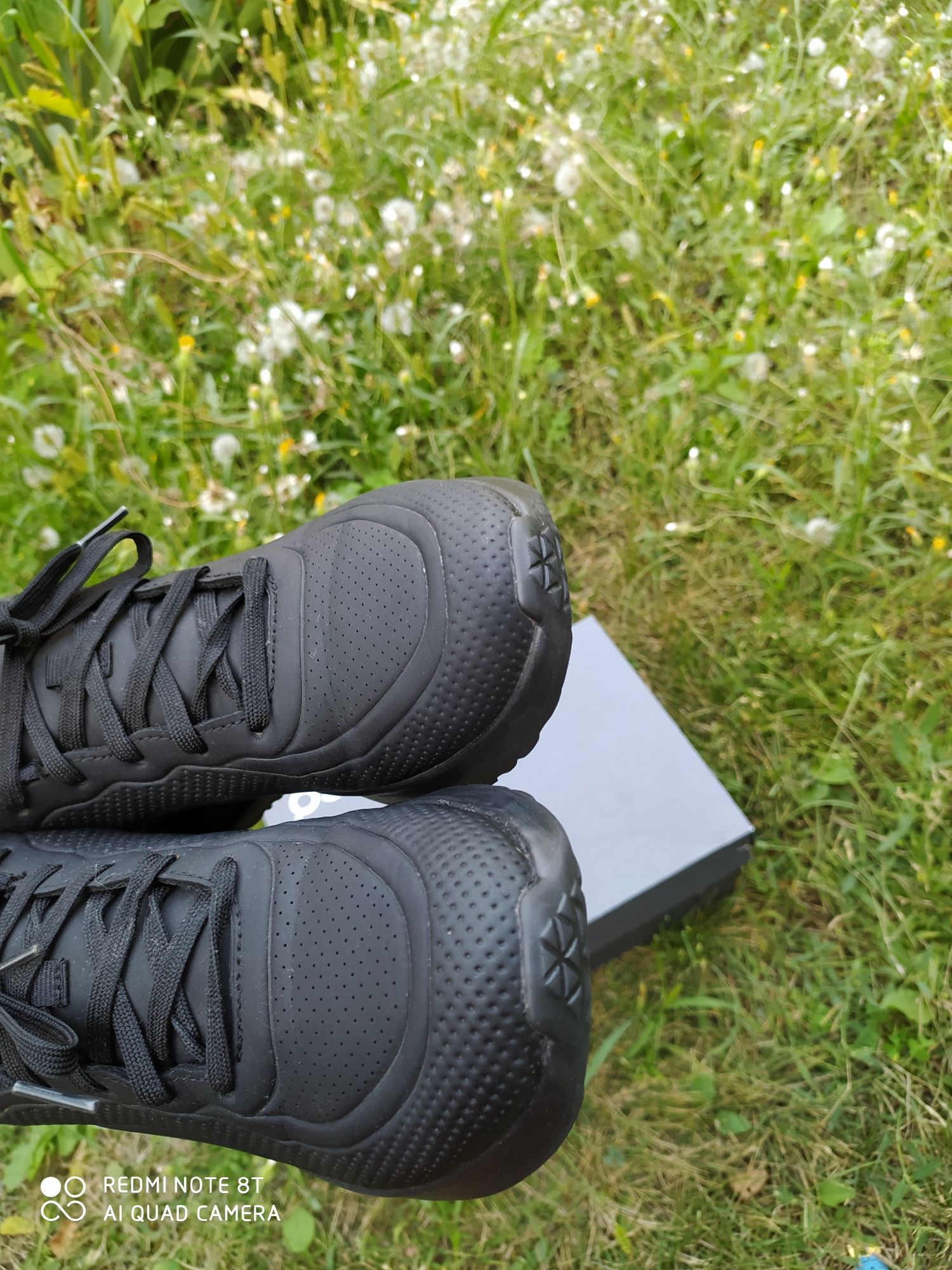 Кросівки на дівчинку 39 розміру Skechers 38 39 спортивне взуття кроси