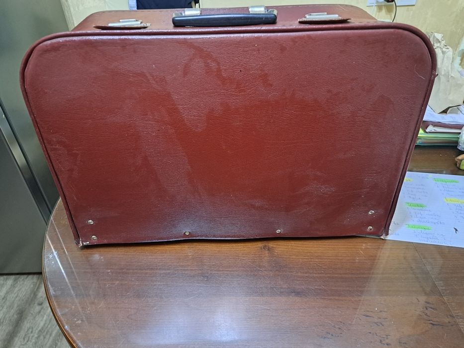 Продам швейную машинку