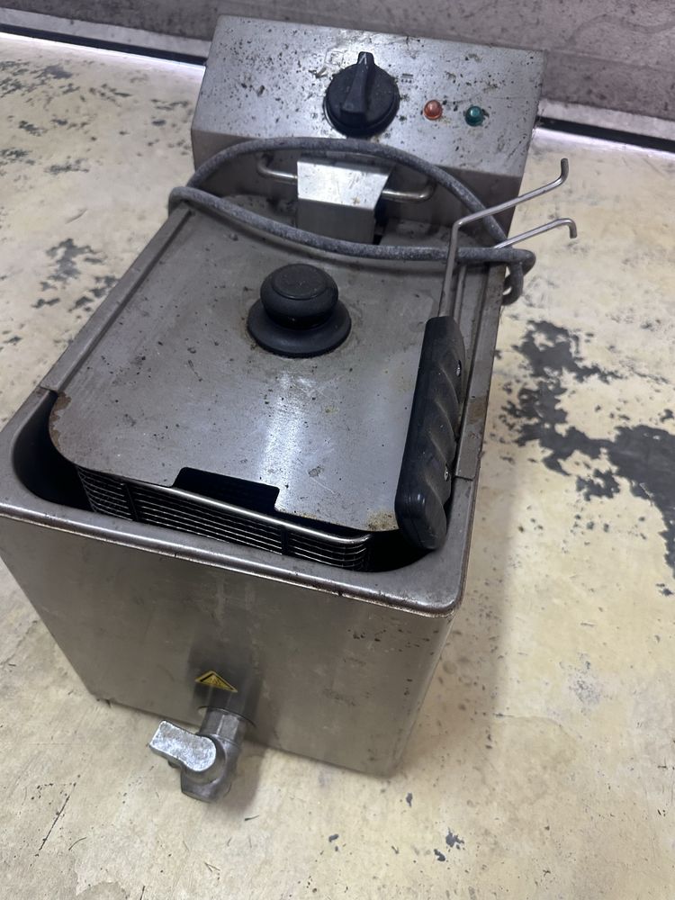 Vendo fritadeira industrial