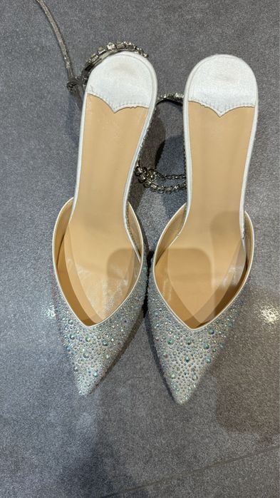 Szpilki.Buty na obcasie. Ślubne.