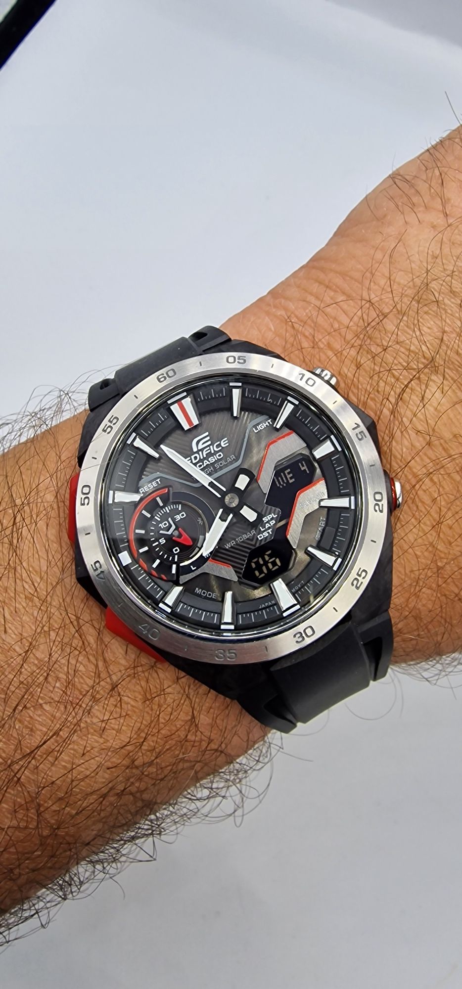 Casio Edifice Solar Windflow - Carbon - Bluetooth - ECB-2200P