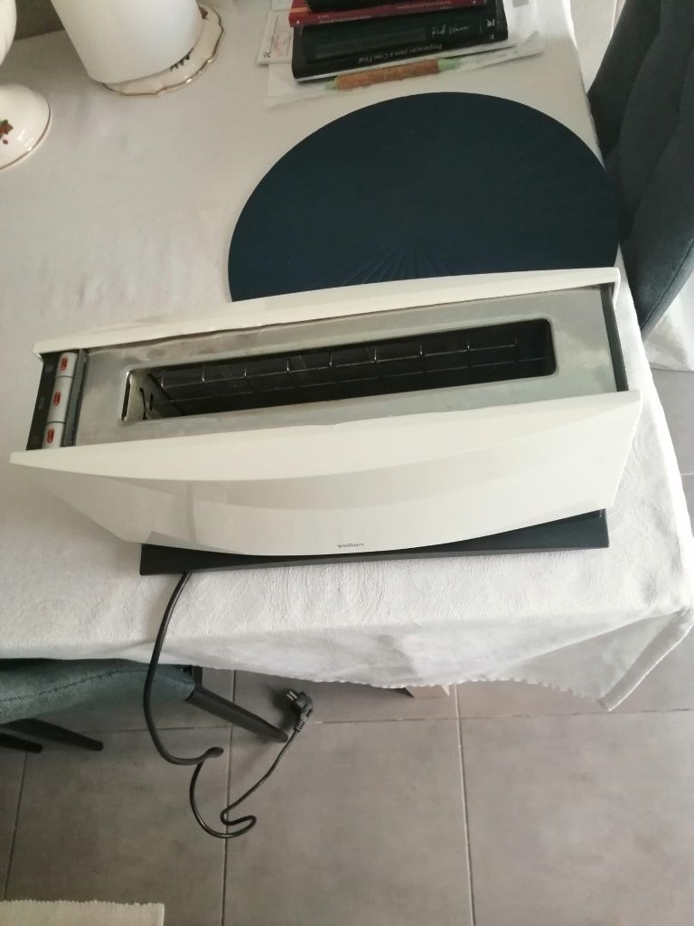 Torradeira Quase Nova