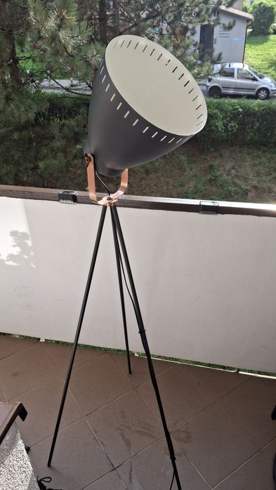 Lampa podłogowa, trójnóg, kolor grafit 145 cm