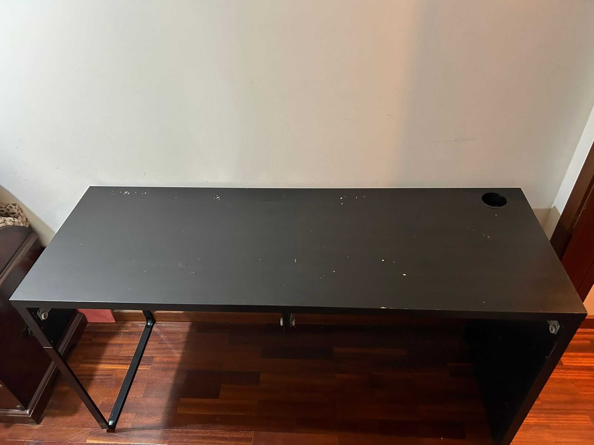 Secretária Ikea MICKE