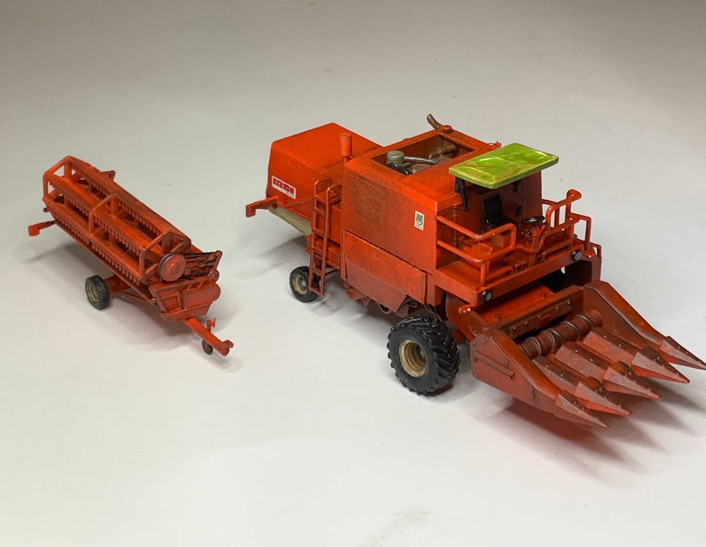 Kombajn BIZON ZO56 - 3 x Heder skala 1:87 H0