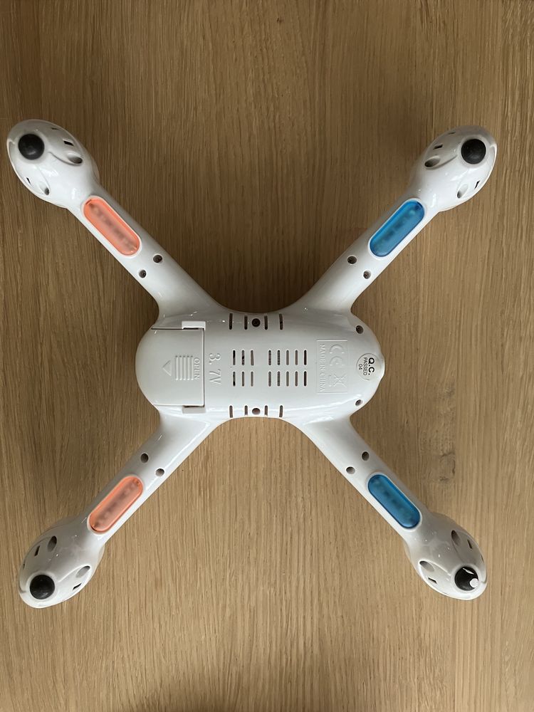 Dron Cyclone 6-Axis Gyro Quad-copter