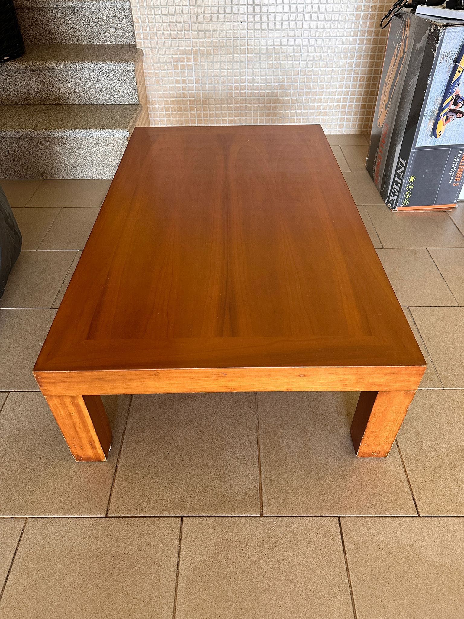 Mesa de centro de madeira para sala de estar
