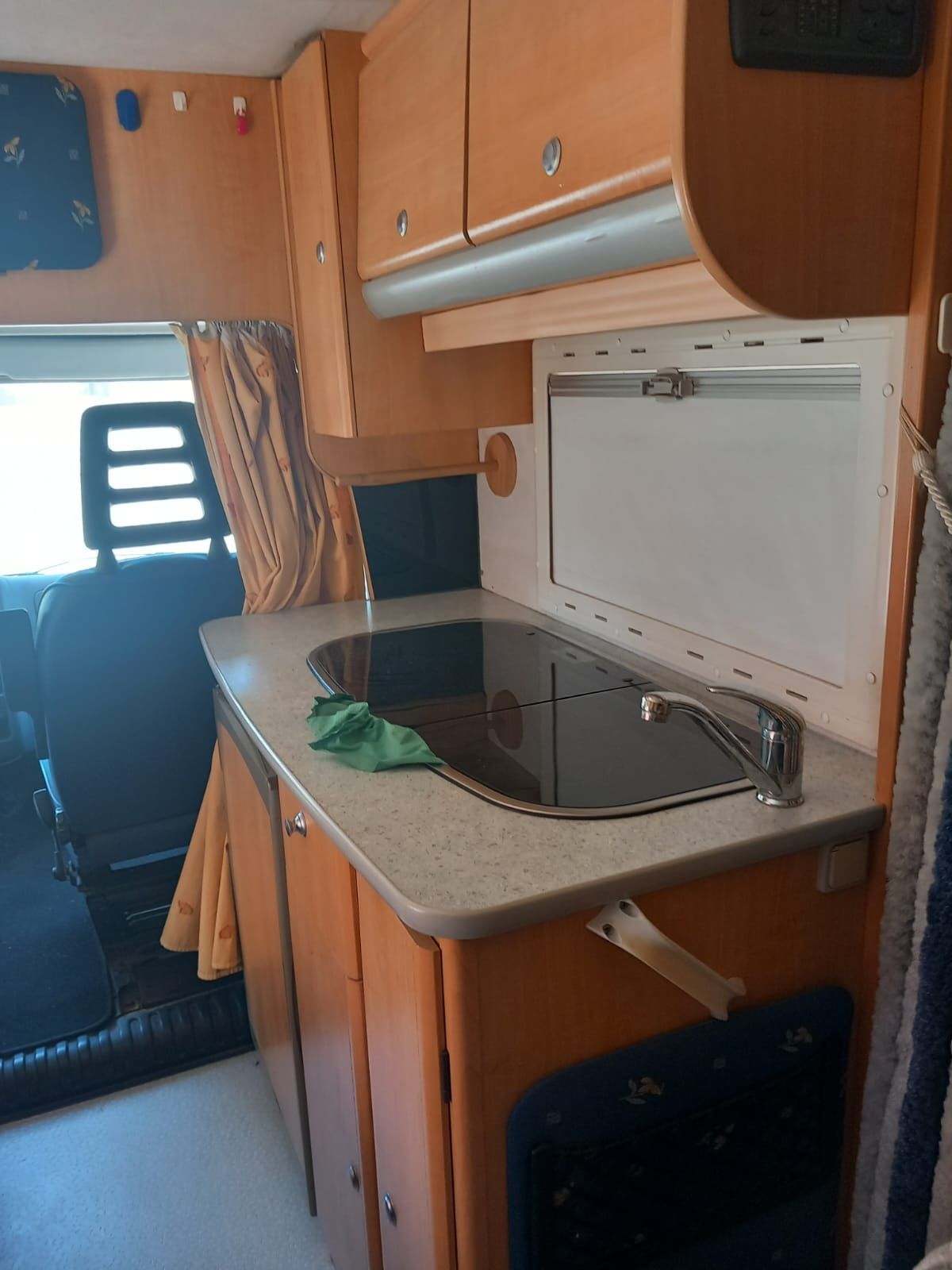 Vendo autocaravana para 4 pessoas