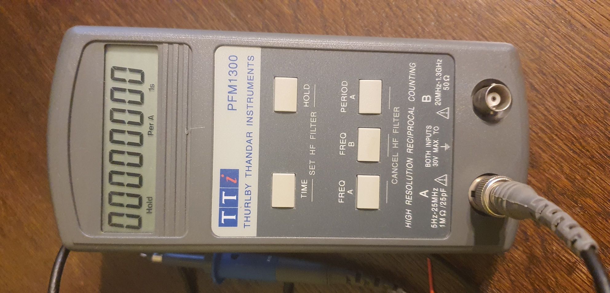 Licznik miernik częstotliwości, częstościomierz, TTi PFM1300