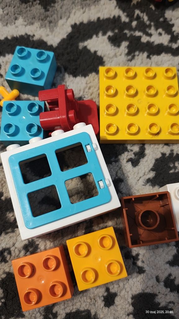 LEGO Duplo Kilka zestawów 2 kg klocków