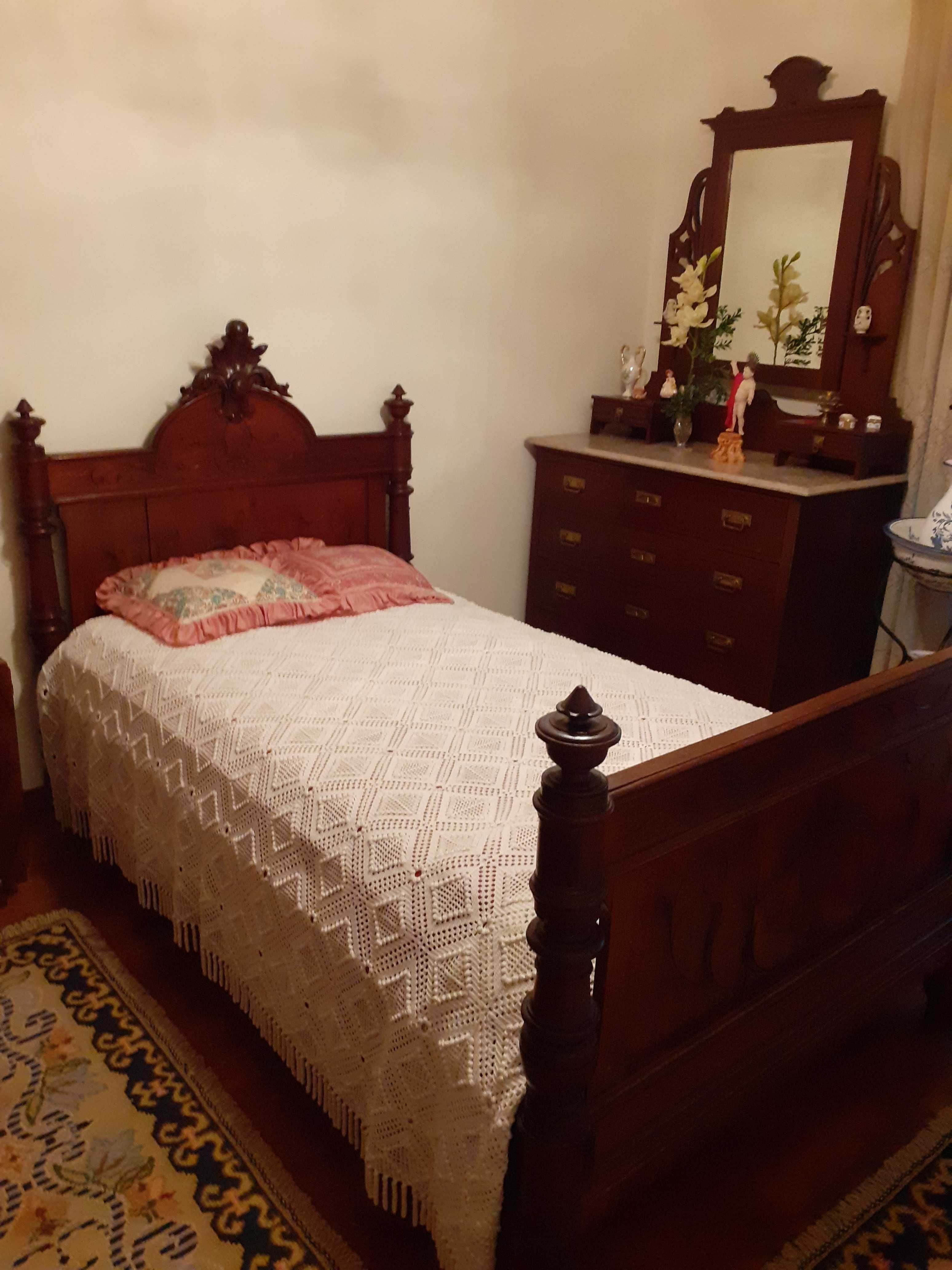 Quarto individual antigo