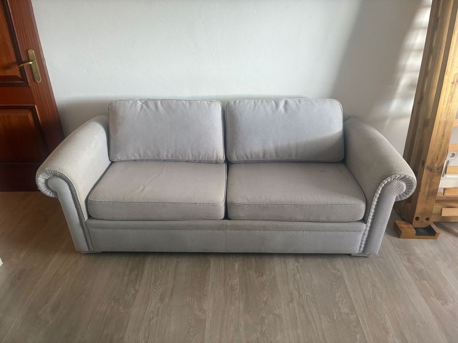 Sofá cama 2 lugares. Vendo para desocupar.