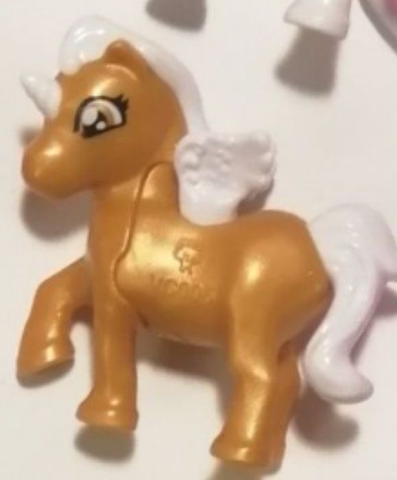 Кіндер единороги фігурки