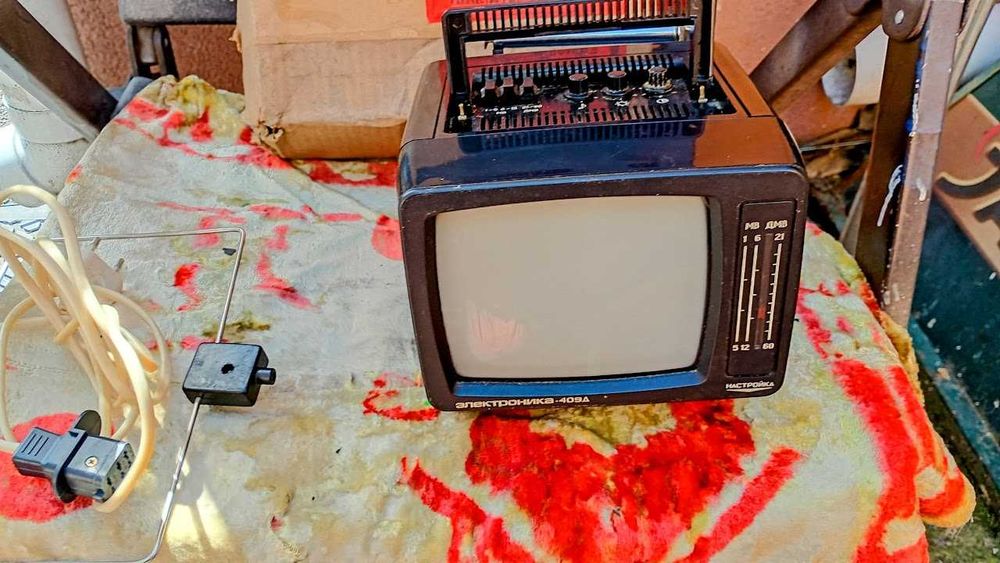 телевизор Електроника 409 Д с антеной для авто