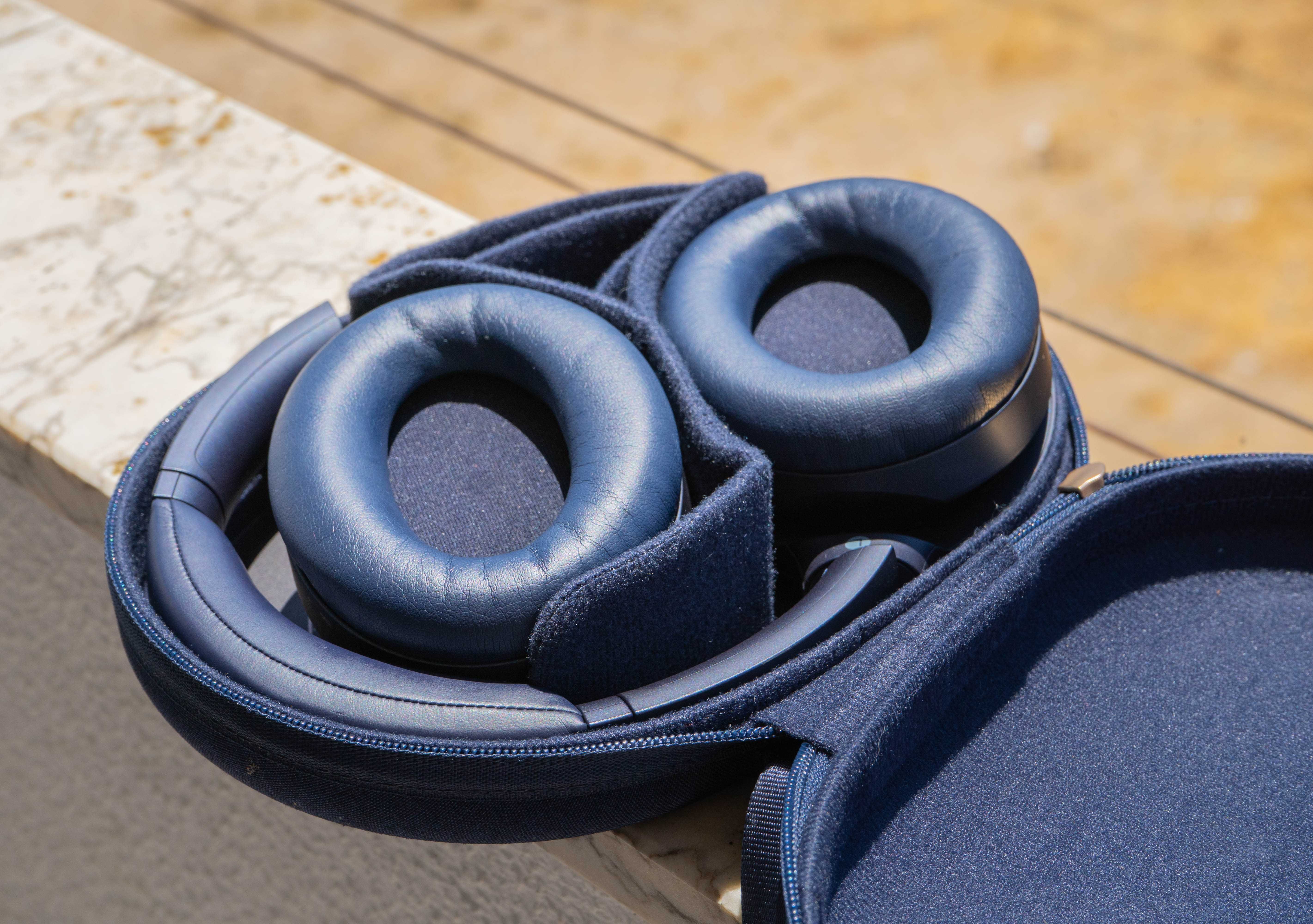 Sony WH-1000XM4 - Headphones com Cancelamento de Ruído