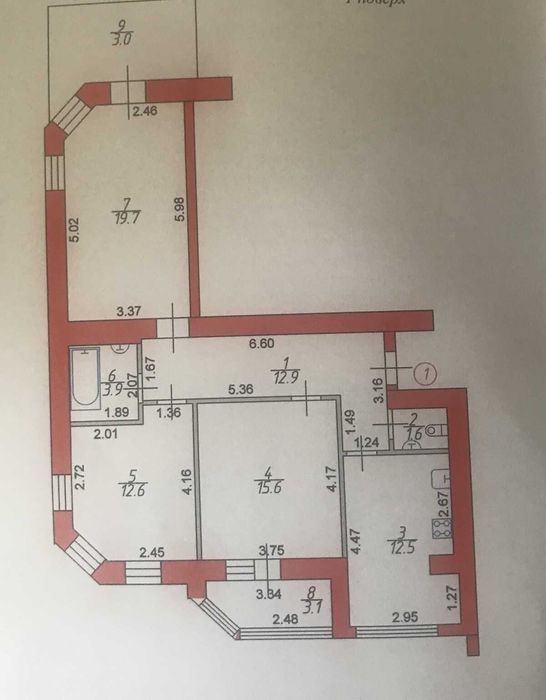 Продається простора квартира в ЖК «Над рікою» на першому поверсі.