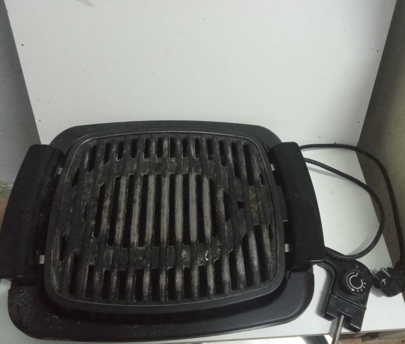 Grelhador elétrico a funcionar bem