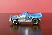 Hot Wheels autko ""Resorak City Winter Service 2013