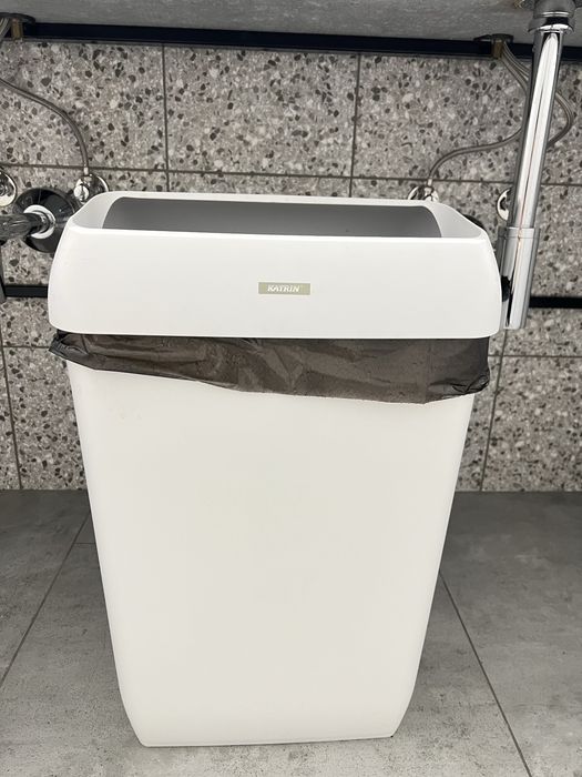 Кошик для використаних паперових рушників Katrin , смітник білий 50 л