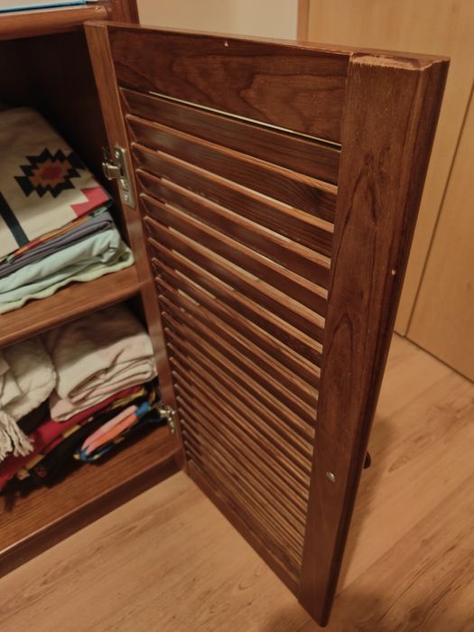 Cómoda em Madeira Maciça 80x46x108cms