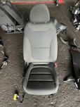 Chevrolet bolt euv 2023 сідушка передня права пасажира