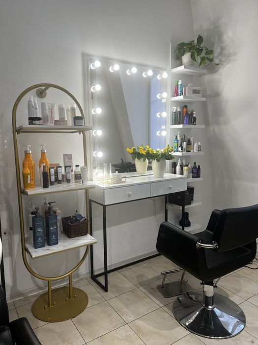 Сдам рабочее  место для парикмахера