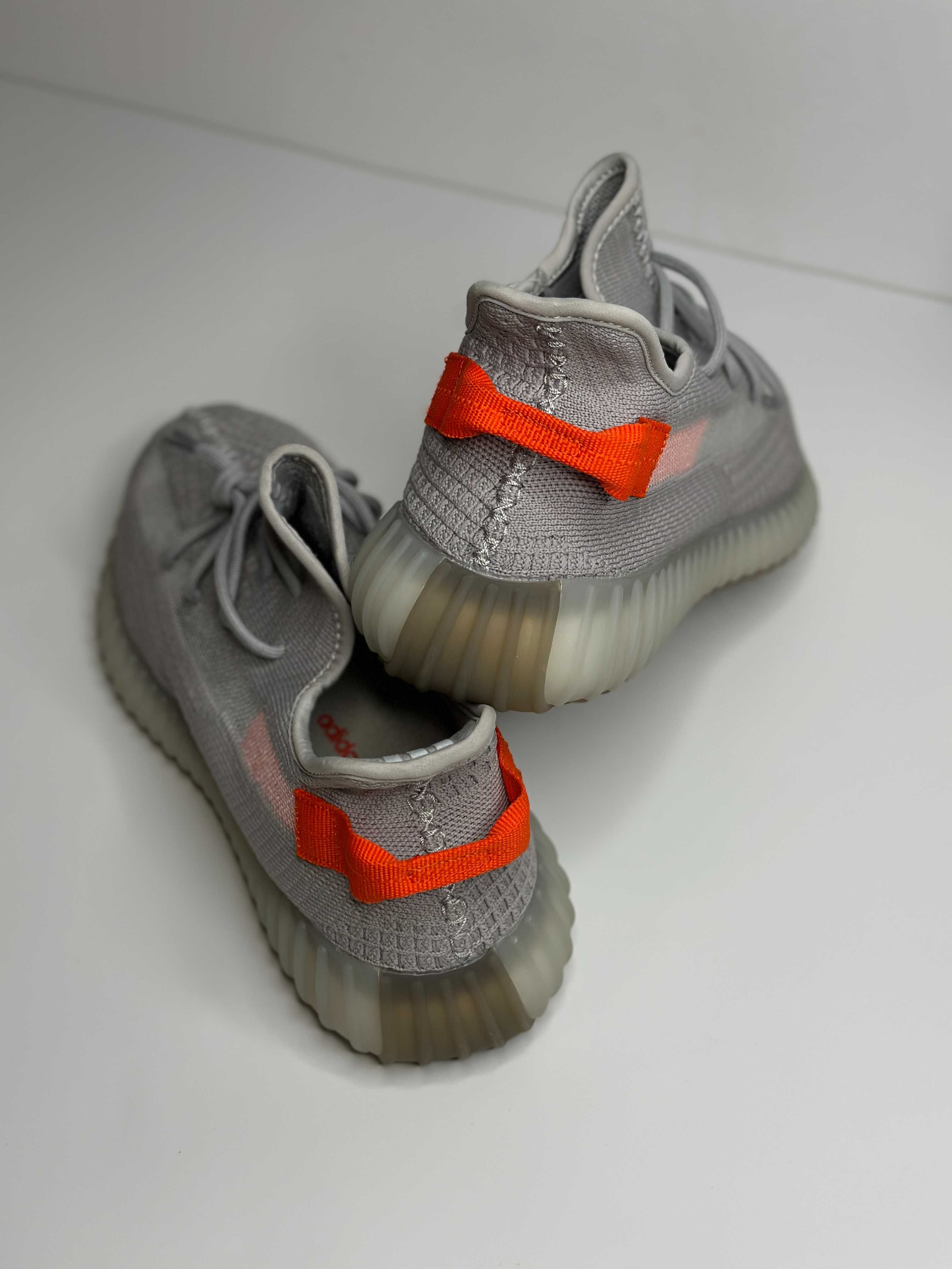 Adidas Yeezy Boost 350 V2 Tail Light, rozmiar 46