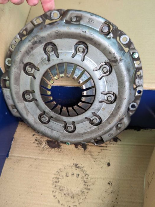 Комплект зчеплення 8200895182 RENAULT к4m 1.6i Megane Scenic