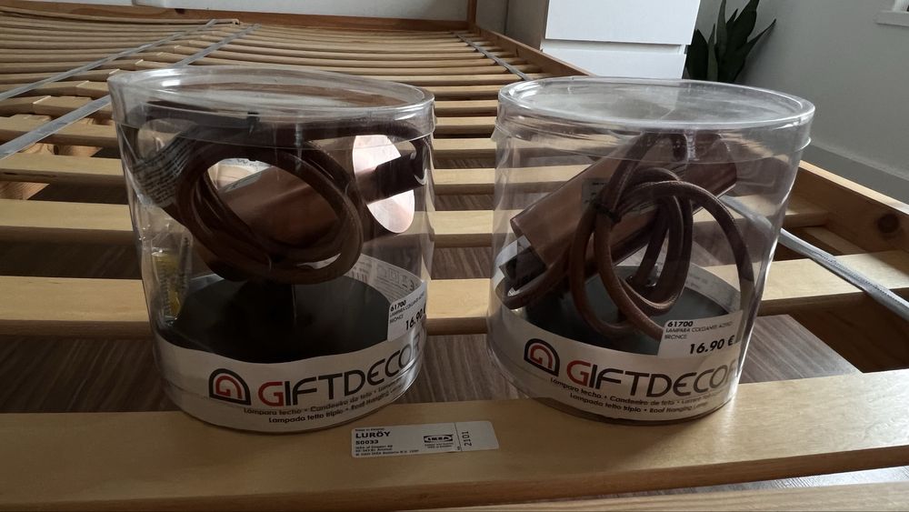 Candeeiros de teto NOVOS (dois)