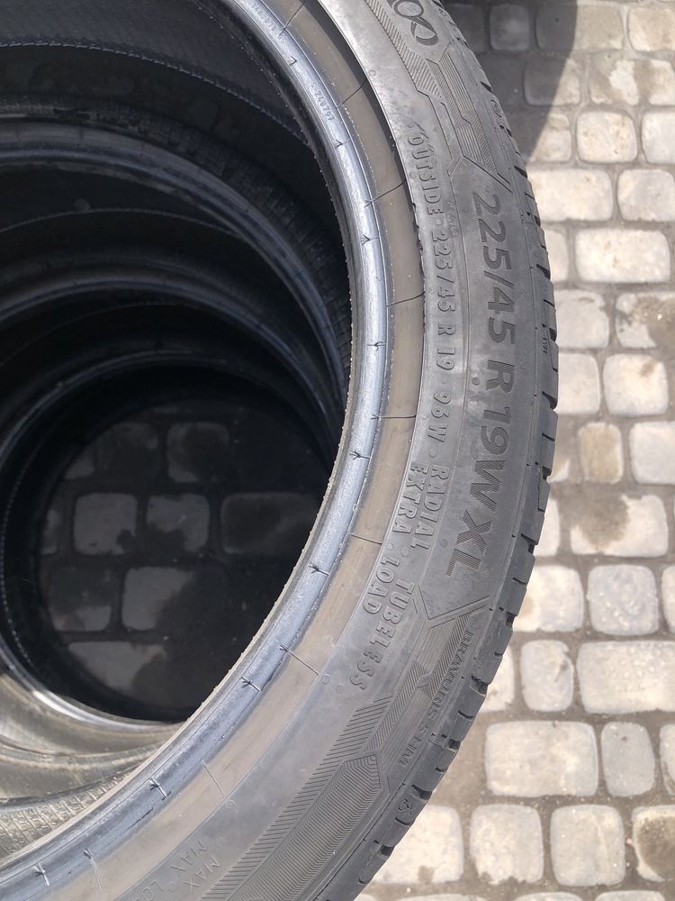 Шини літні 225/45 r19 (XL) Barum Bravuris 5HM 7мм 2020 рік ідеал 4шт