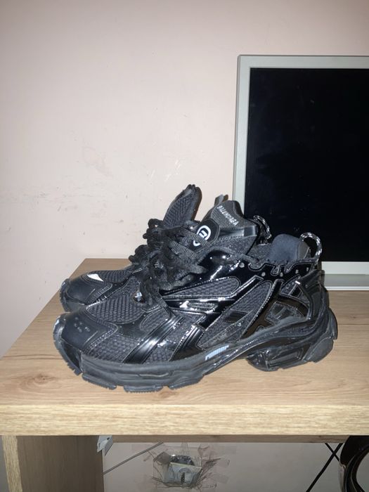 Balenciaga runner black