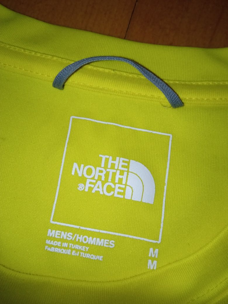 Продам футболку The North Face