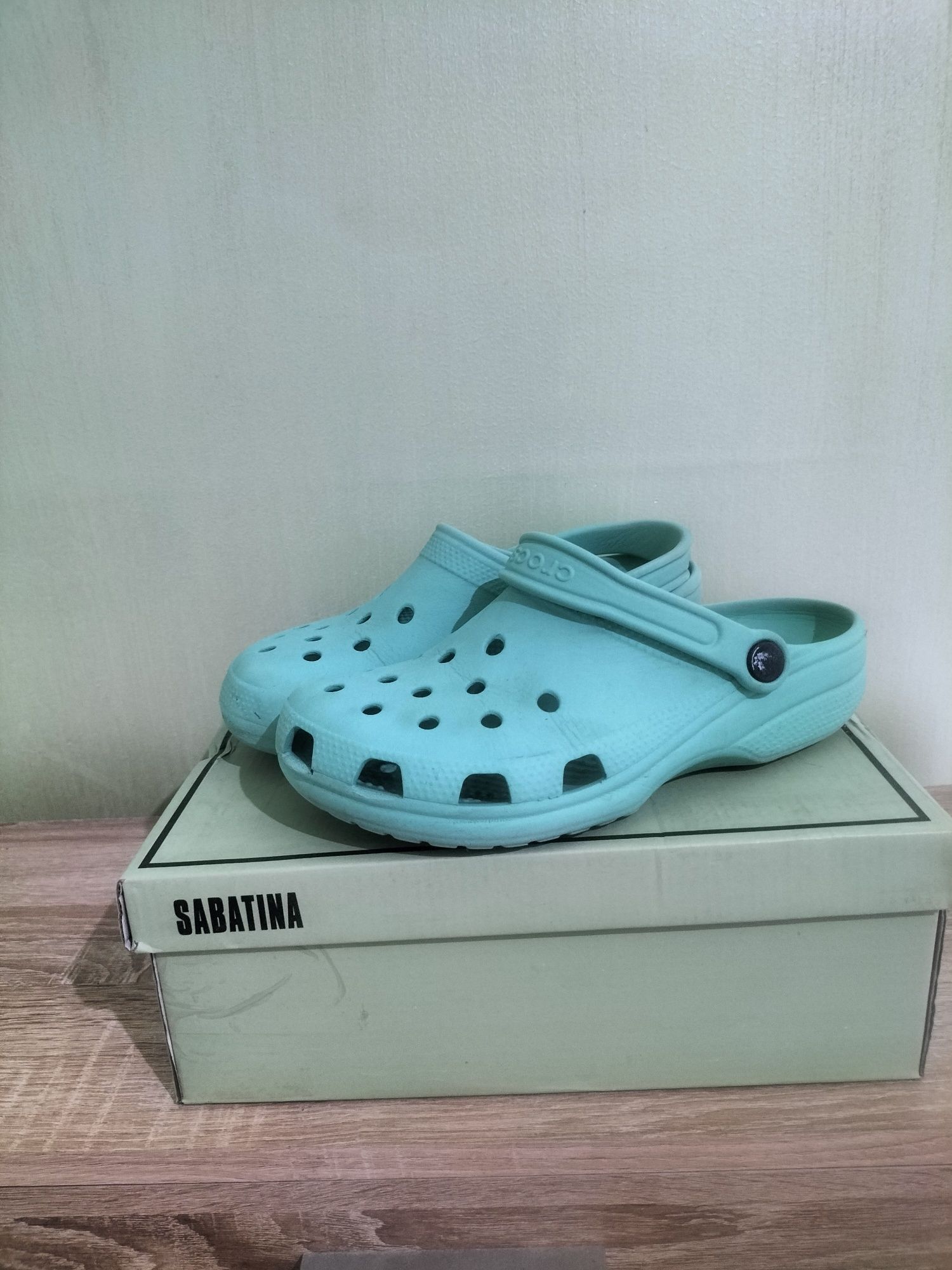 Klapki crocs .. zielonkawe