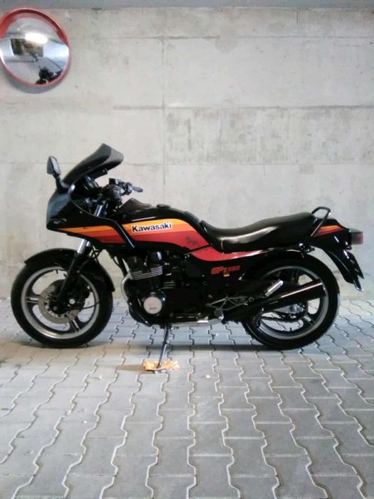 Kawasaki GPz 550 Unitrack top gun