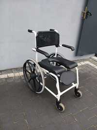 Wózek inwalidzki z taoletą