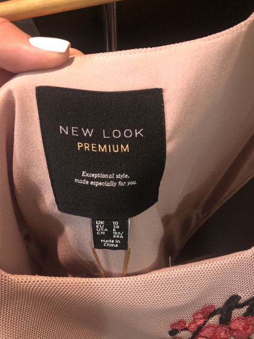 Платье New Look миди розовое с вышитыми цветами