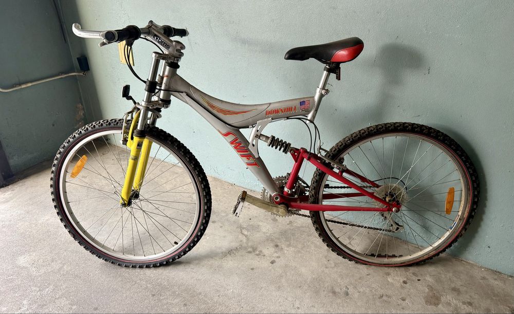 Bicicleta Swift Downhill
