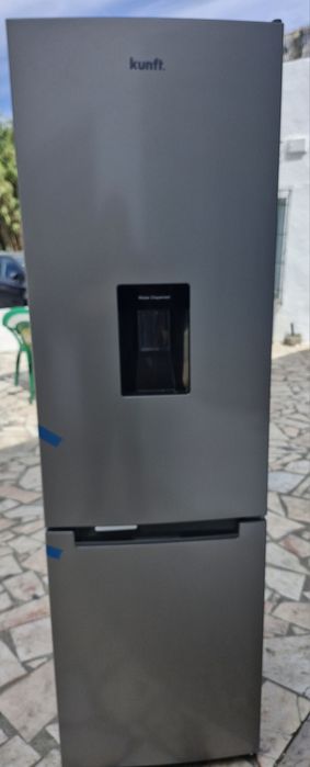 Frigorífico combinado com dispensador de agua