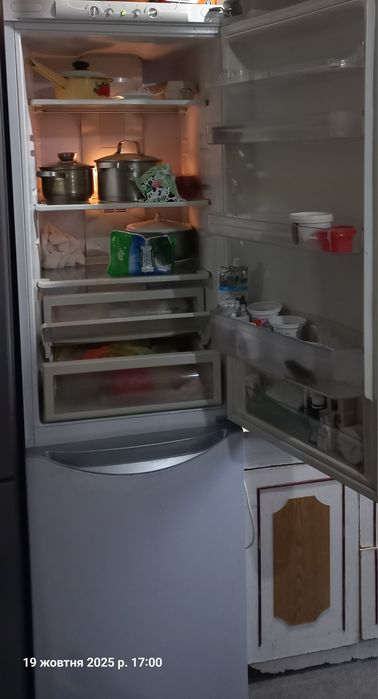 Холодильник Арістон Hotpoint BMBL 2021 CF