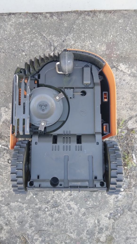 Robot koszący WORX WR141E kosiarka samojezdna Worx 500m²