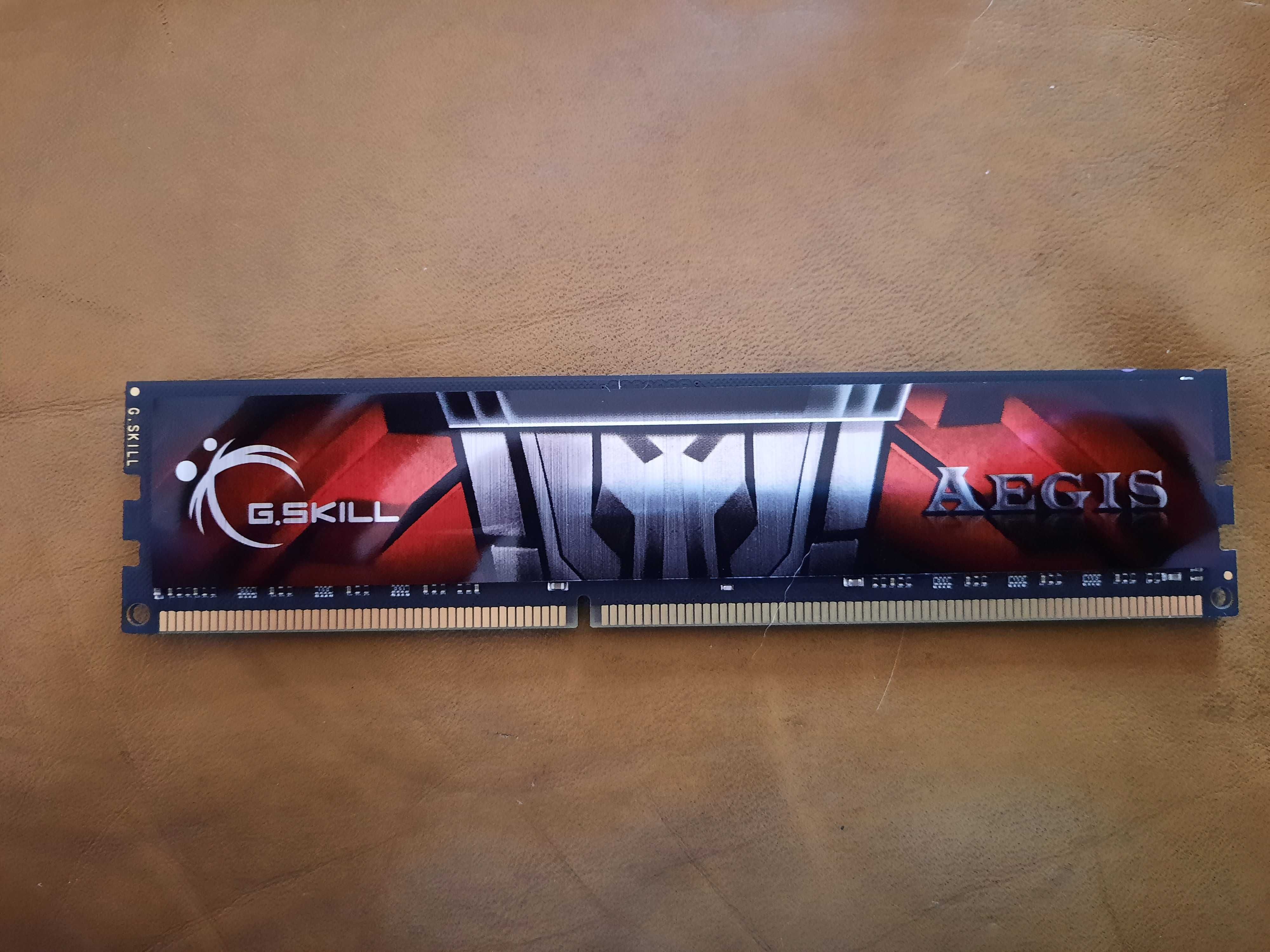 Placa de Memória DDR3 8GB 1600MHz 1.5V para PC Desktop