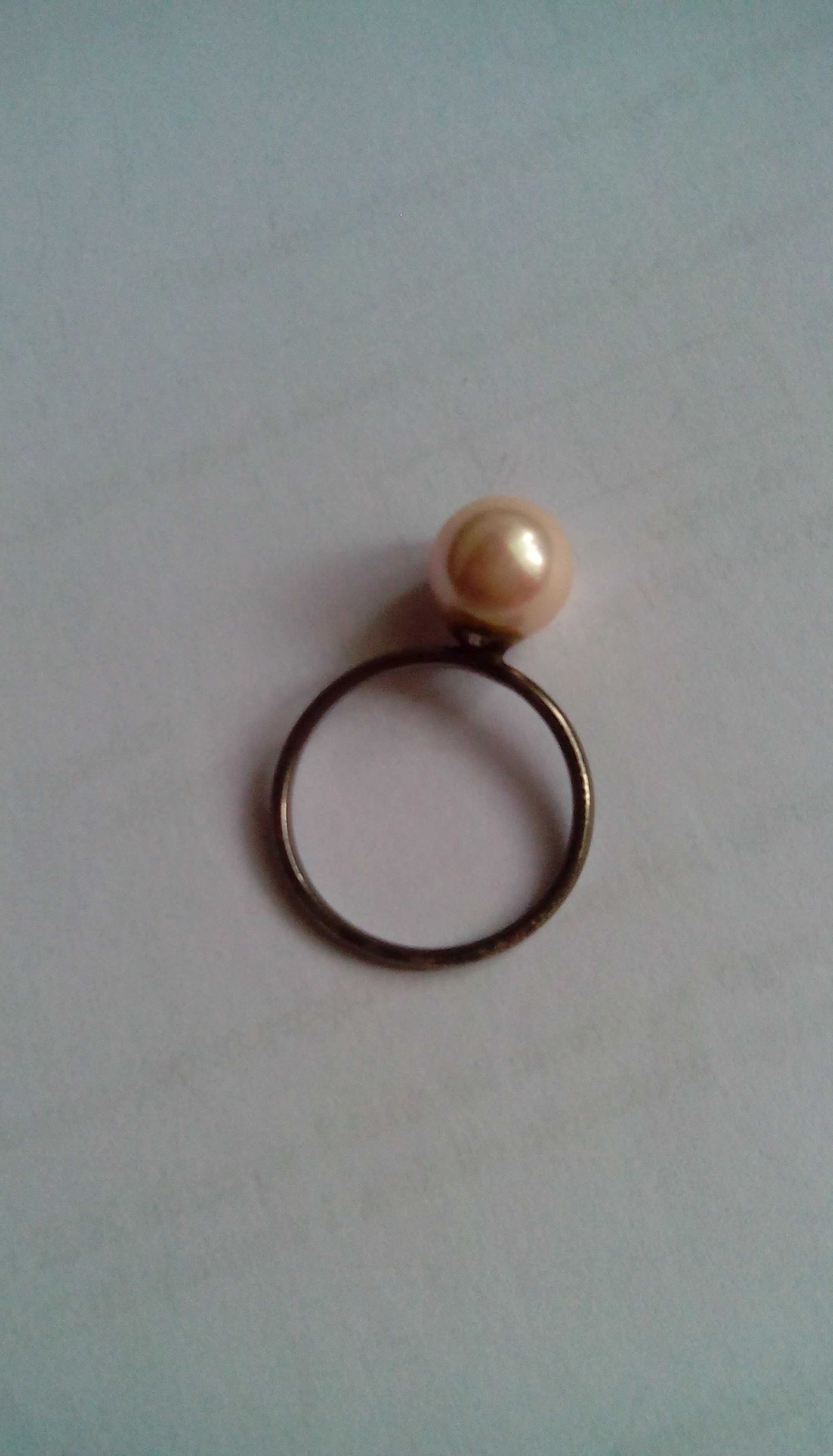 Srebro pierścionek z perłą Saj Ewa