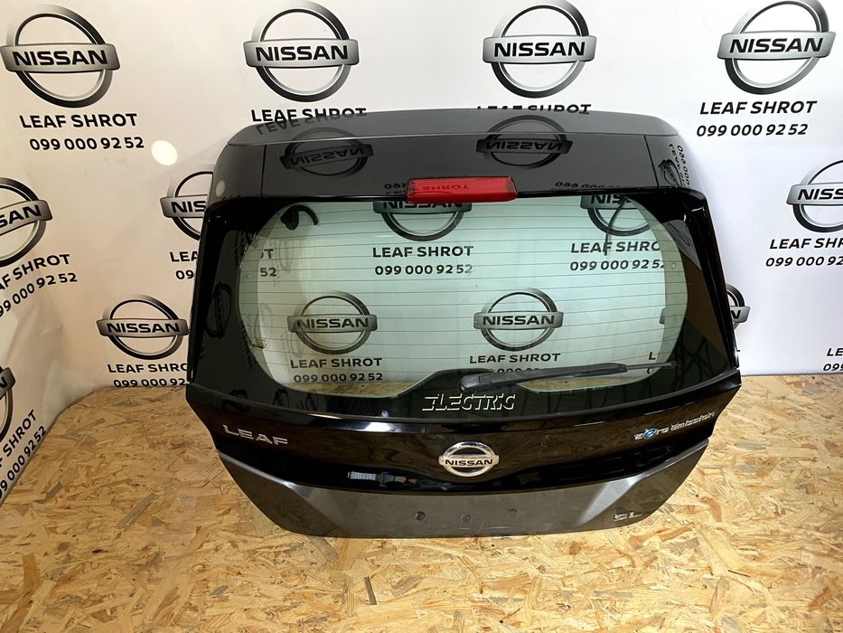 Кришка багажника Nissan Leaf ZE1 задня дверь ляда Нісан Ліф 18-25 шрот