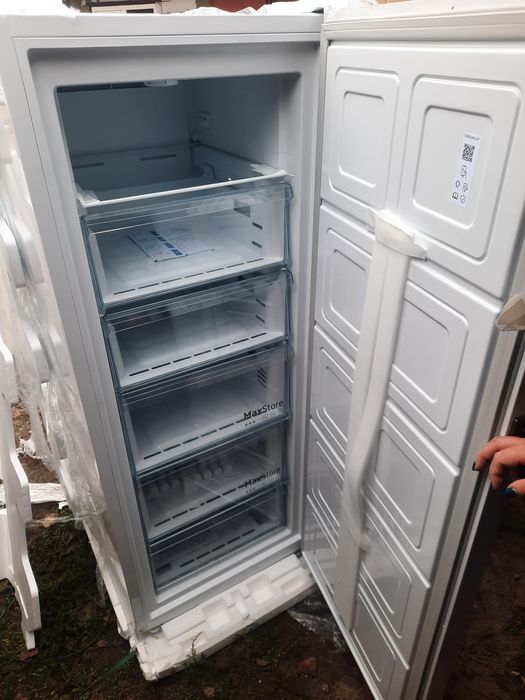 Продам морозильна камеру BEKO
