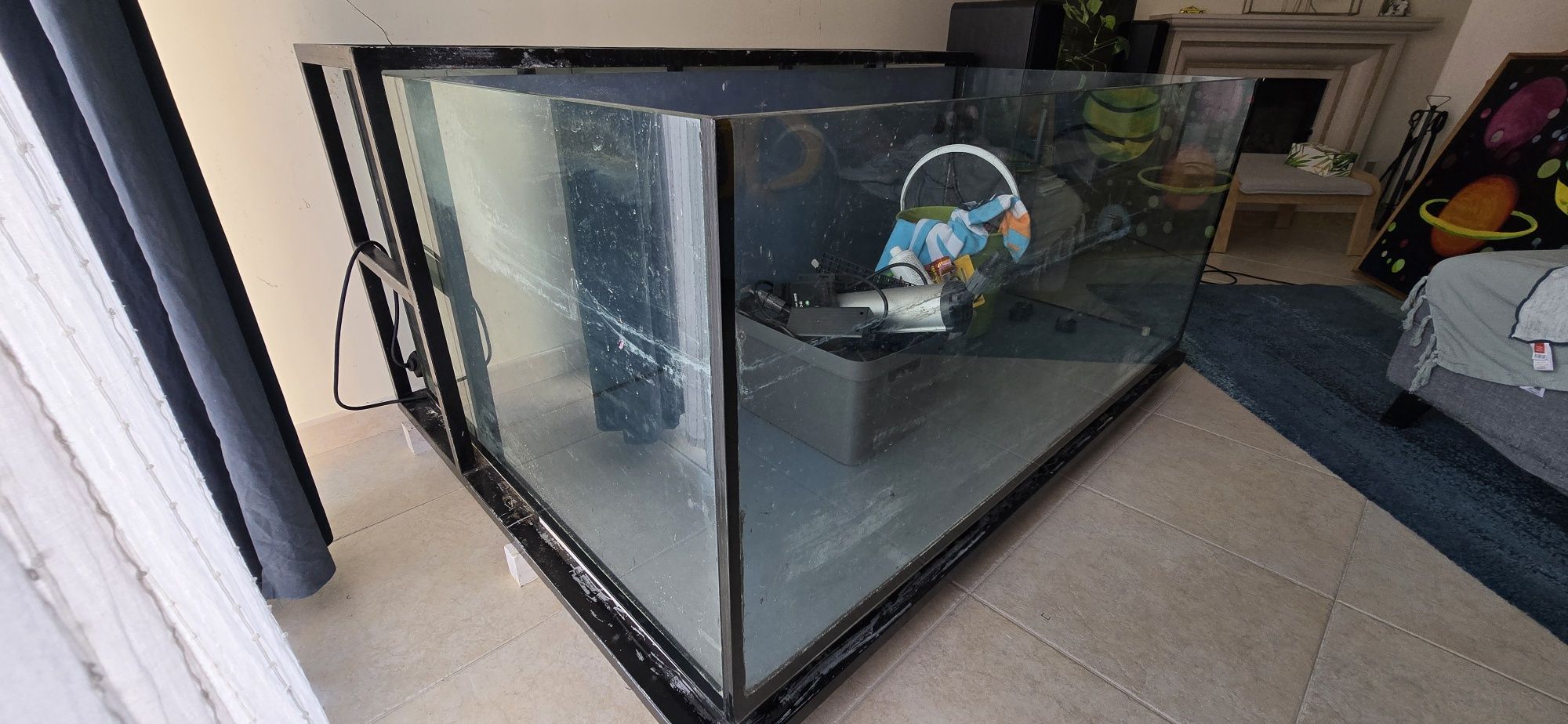 Aquario 1000L com suporte metal