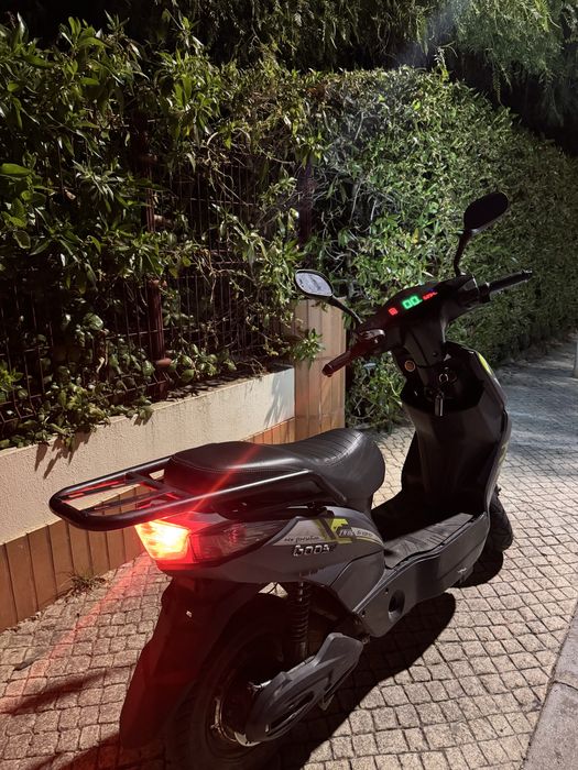 Mota eletrica com documentos