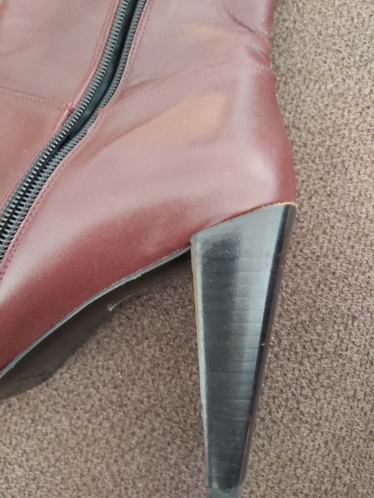 Botins em pele da Prof n. 39